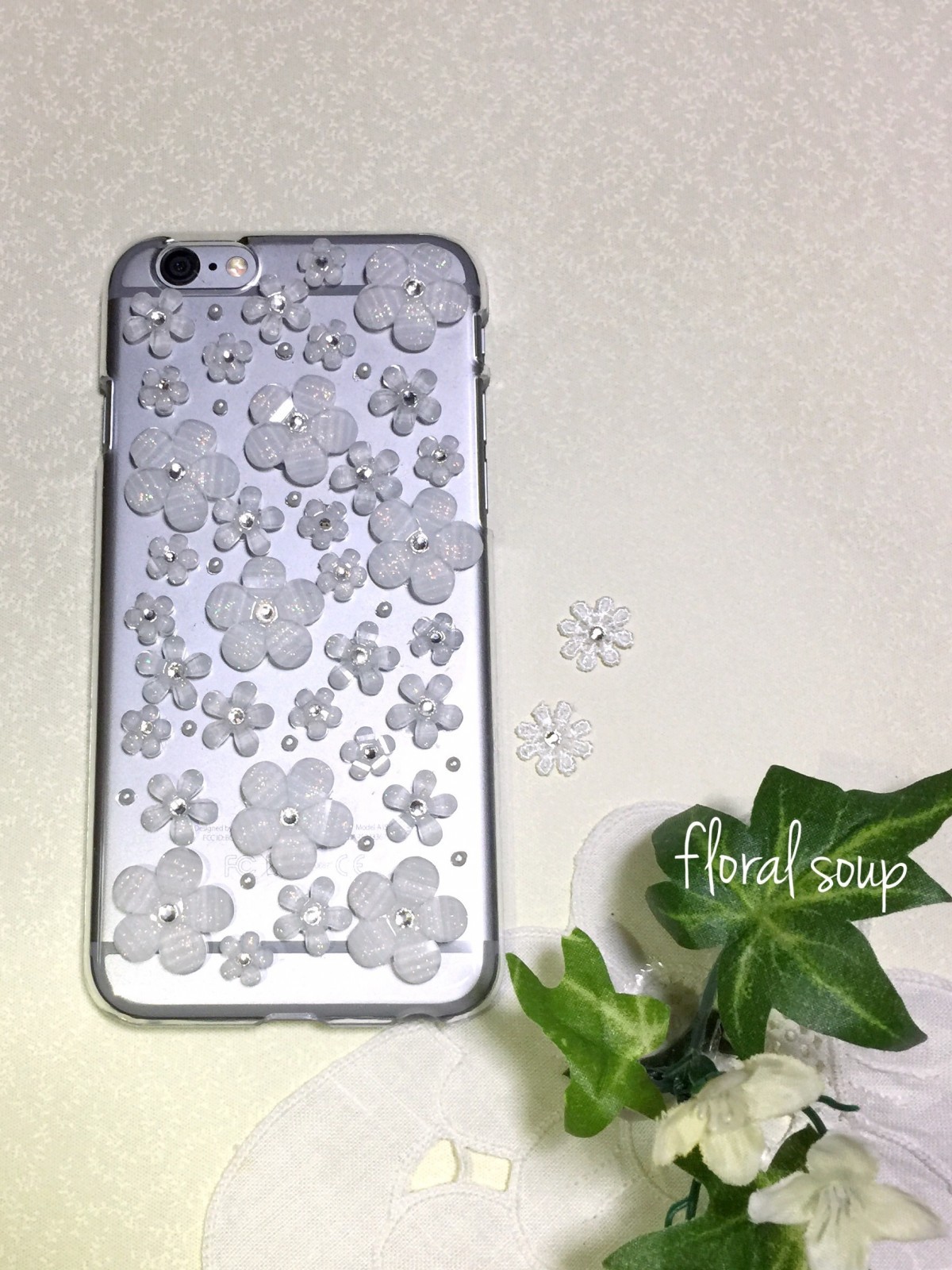 キラキラ フラワーモチーフいっぱい Iphoneケース Iichi ハンドメイド クラフト作品 手仕事品の通販