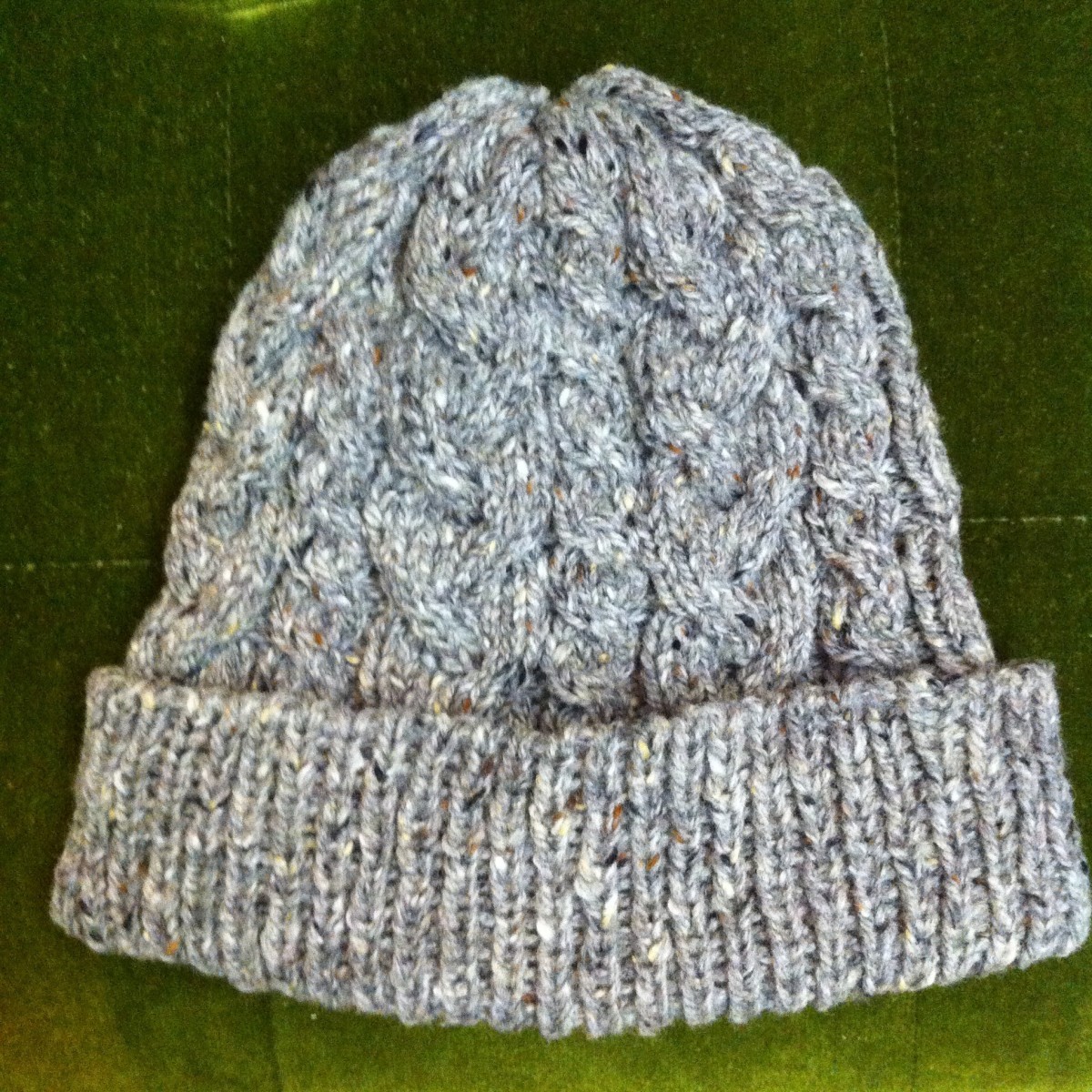 英国製糸使用 伝統柄ケーブル編みのツイードニット帽 | iichi 