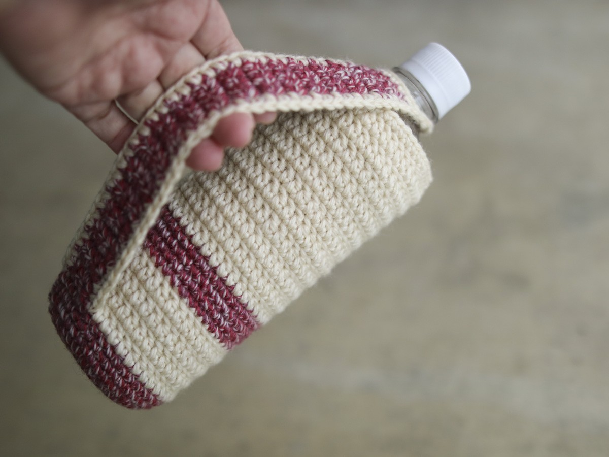ニット編みの500mlペットボトルホルダー ストラップ付き Iichi ハンドメイド クラフト作品 手仕事品の通販
