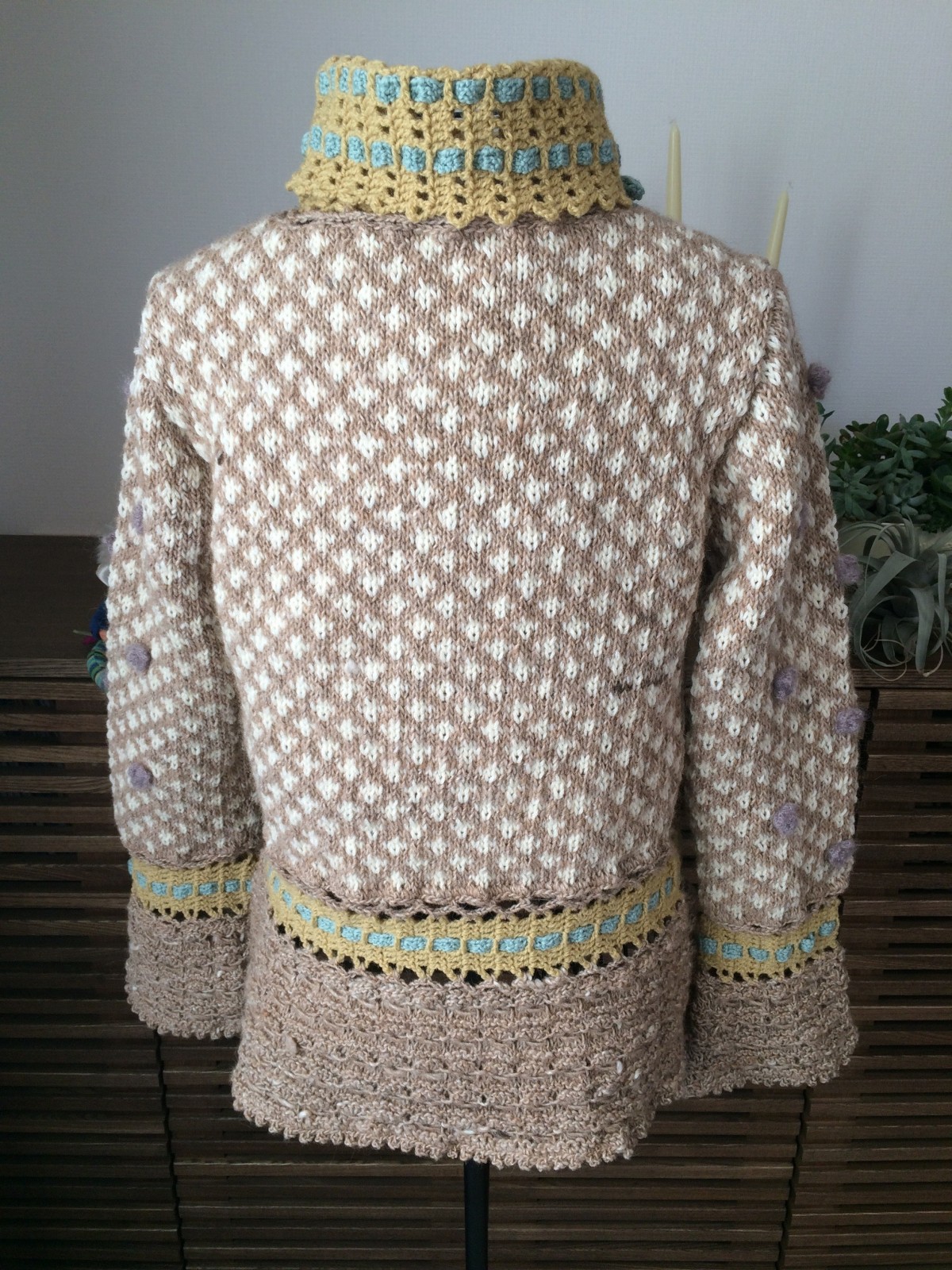 ブリューゲルレースと編み込みのセーター Iichi ハンドメイド クラフト作品 手仕事品の通販