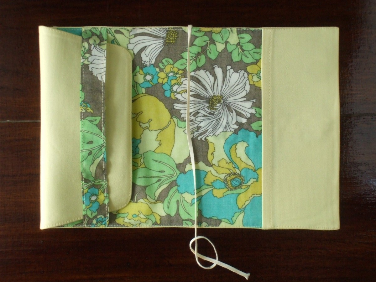 蝶と花アップリケの文庫本ブックカバー 黄色 Iichi ハンドメイド クラフト作品 手仕事品の通販