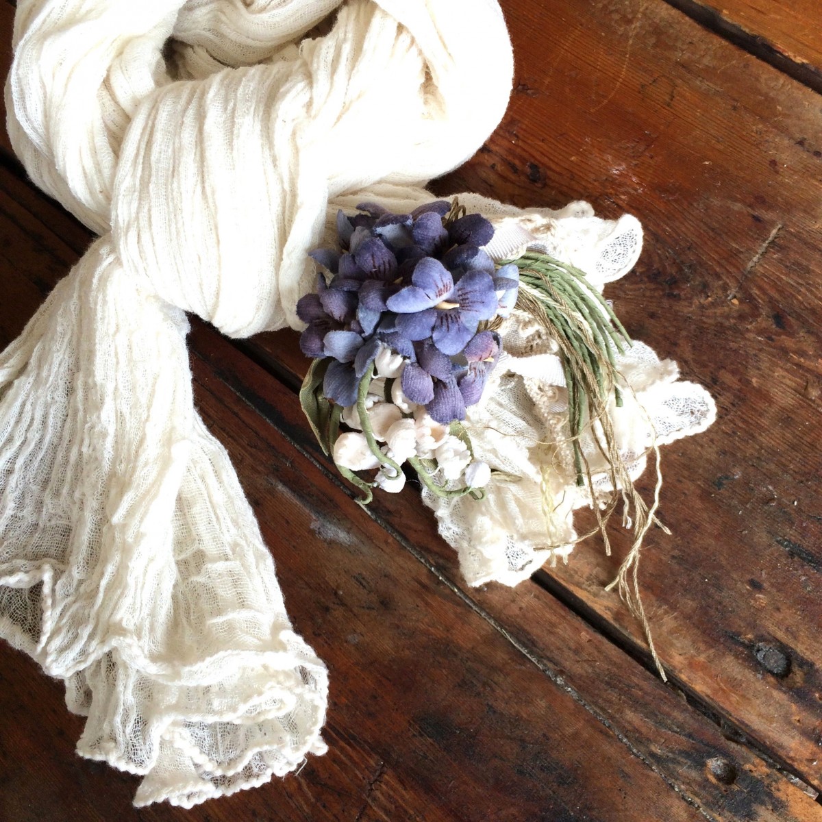 布花コサージュ すずらんとすみれの花束 Iichi ハンドメイド クラフト作品 手仕事品の通販