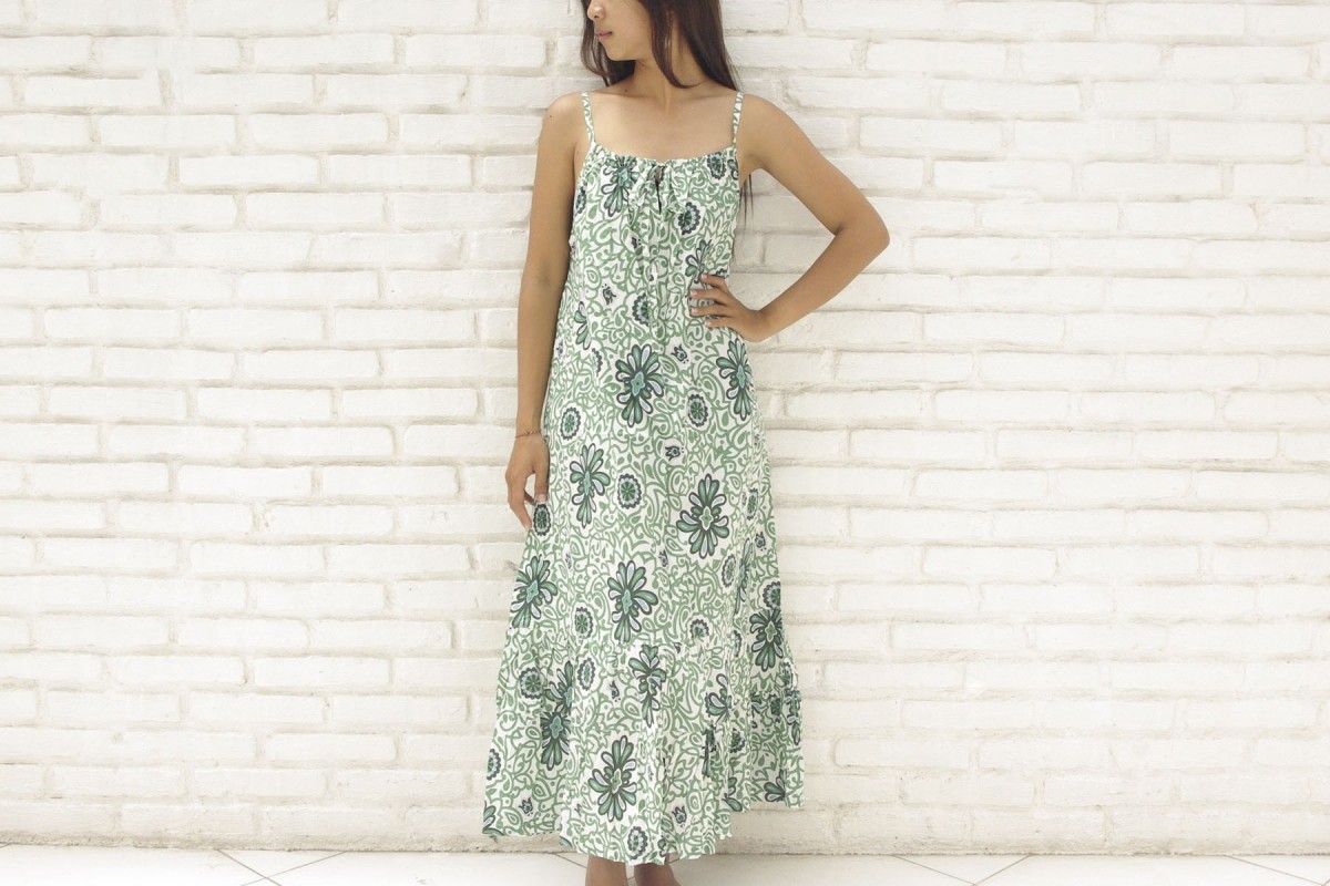 バティックフラワーフリルロングワンピース グリーン Iichi ハンドメイド クラフト作品 手仕事品の通販