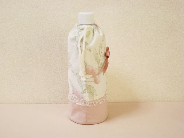 かわいいピンクのサクランボ柄ペットボトルカバー Iichi ハンドメイド クラフト作品 手仕事品の通販