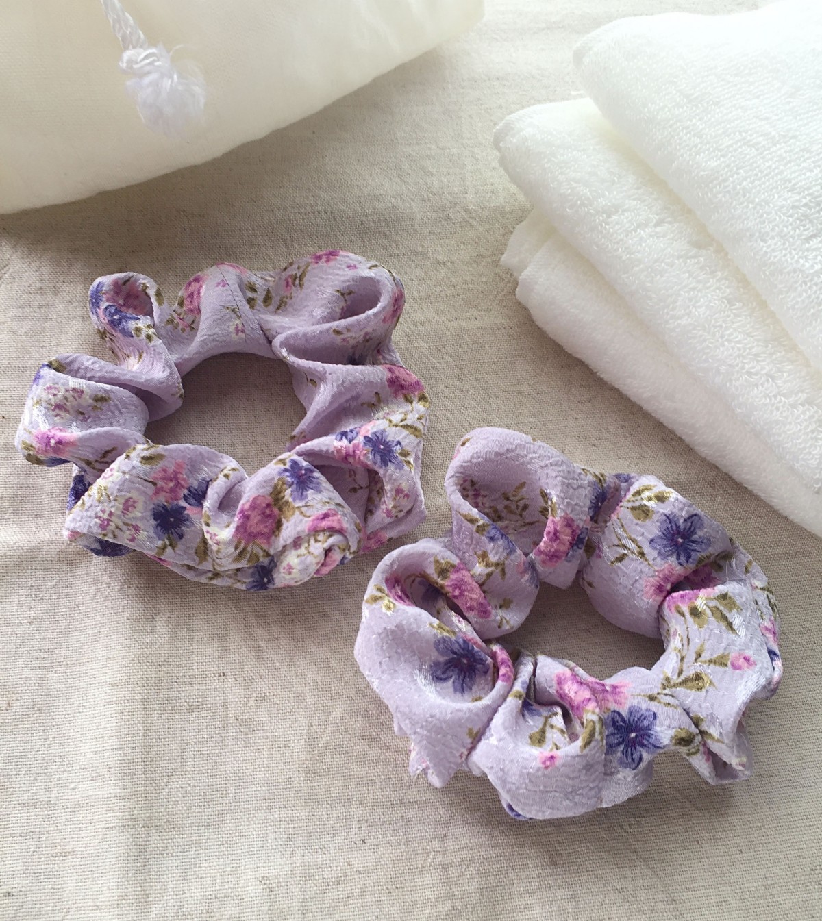 うす紫の花柄シュシュ Iichi ハンドメイド クラフト作品 手仕事品の通販