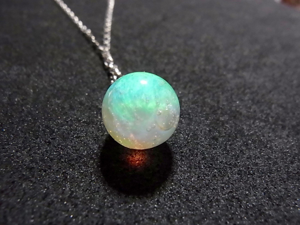 ネックレス 虹のしずくs 1 4cm 液体結晶 Iichi ハンドメイド クラフト作品 手仕事品の通販