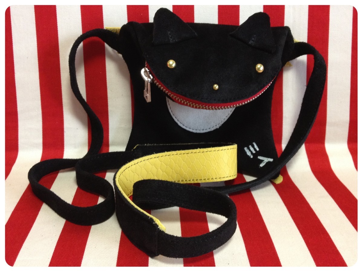 シオマル キャラクターポシェット 真っ黒 Iichi ハンドメイド クラフト作品 手仕事品の通販