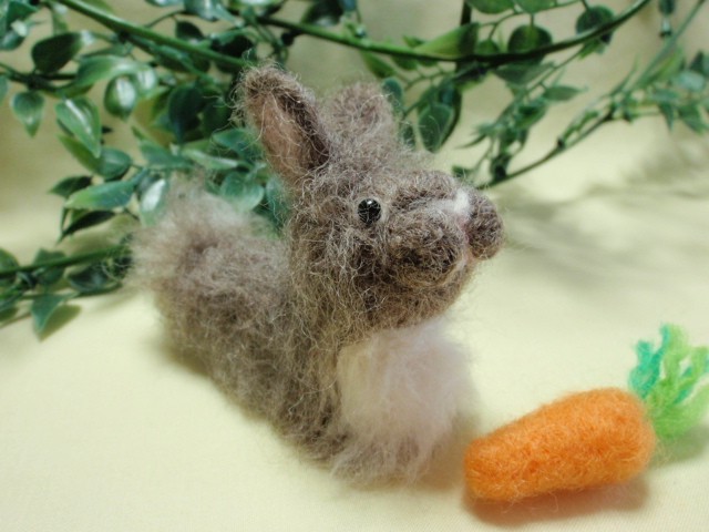 羊毛うさぎ ミニマスコット 香箱座り チェスナット Iichi ハンドメイド クラフト作品 手仕事品の通販