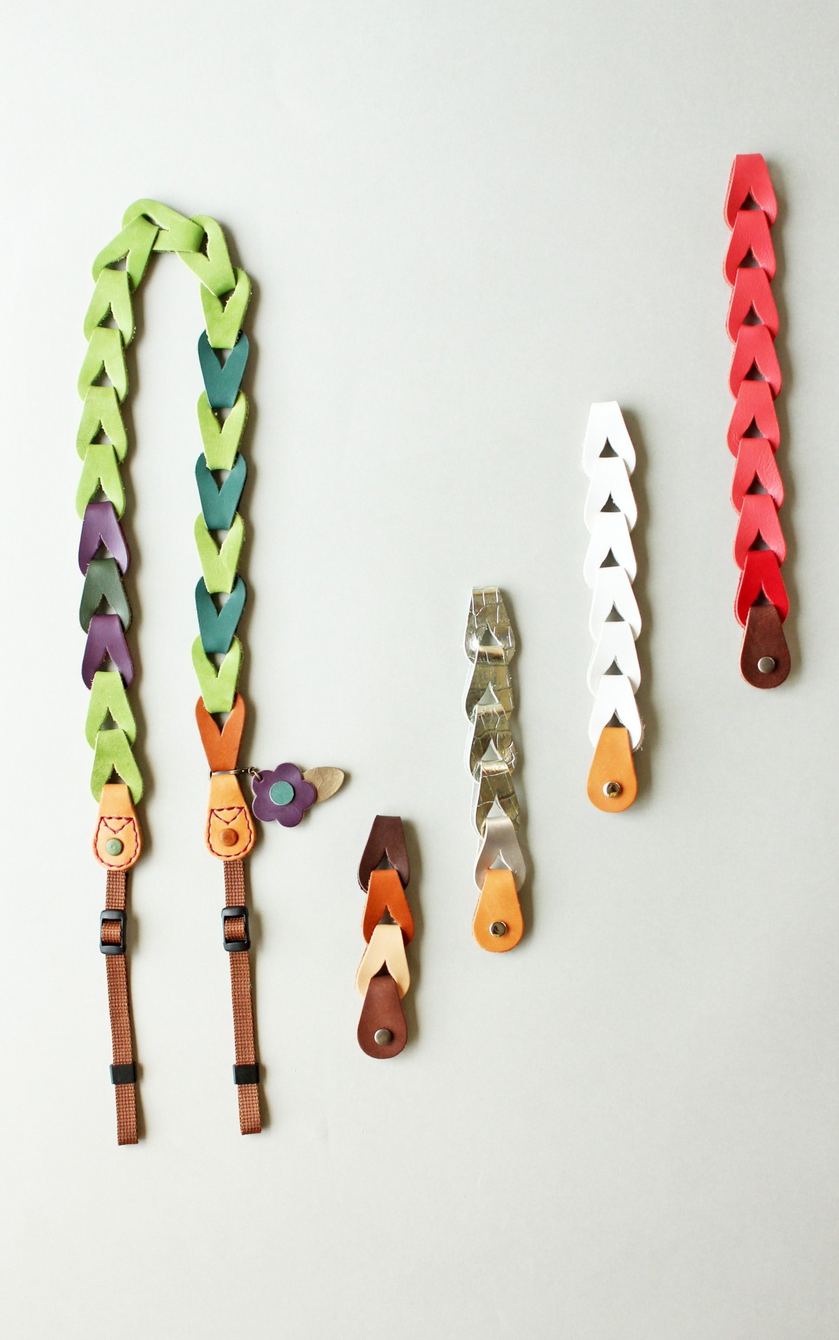 レザーチェーンのオリジナルカメラストラップ グリーン Iichi ハンドメイド クラフト作品 手仕事品の通販