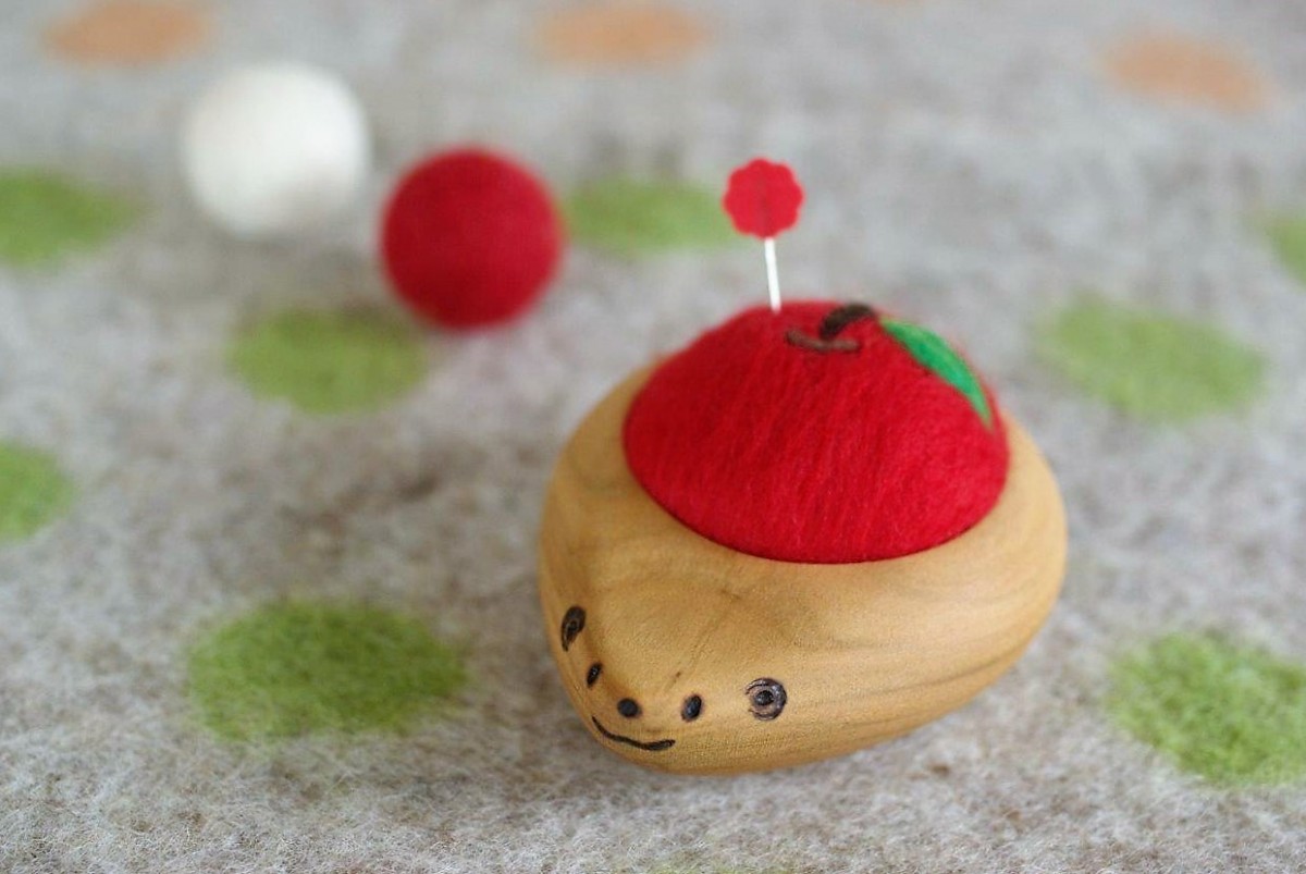 ハリネズミの羊毛ピンクッション 針山 りんご Iichi ハンドメイド クラフト作品 手仕事品の通販