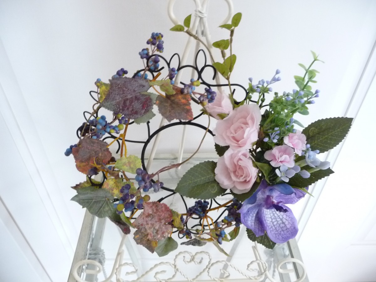 薔薇と蘭と蔦のハッピーリース Iichi ハンドメイド クラフト作品 手仕事品の通販