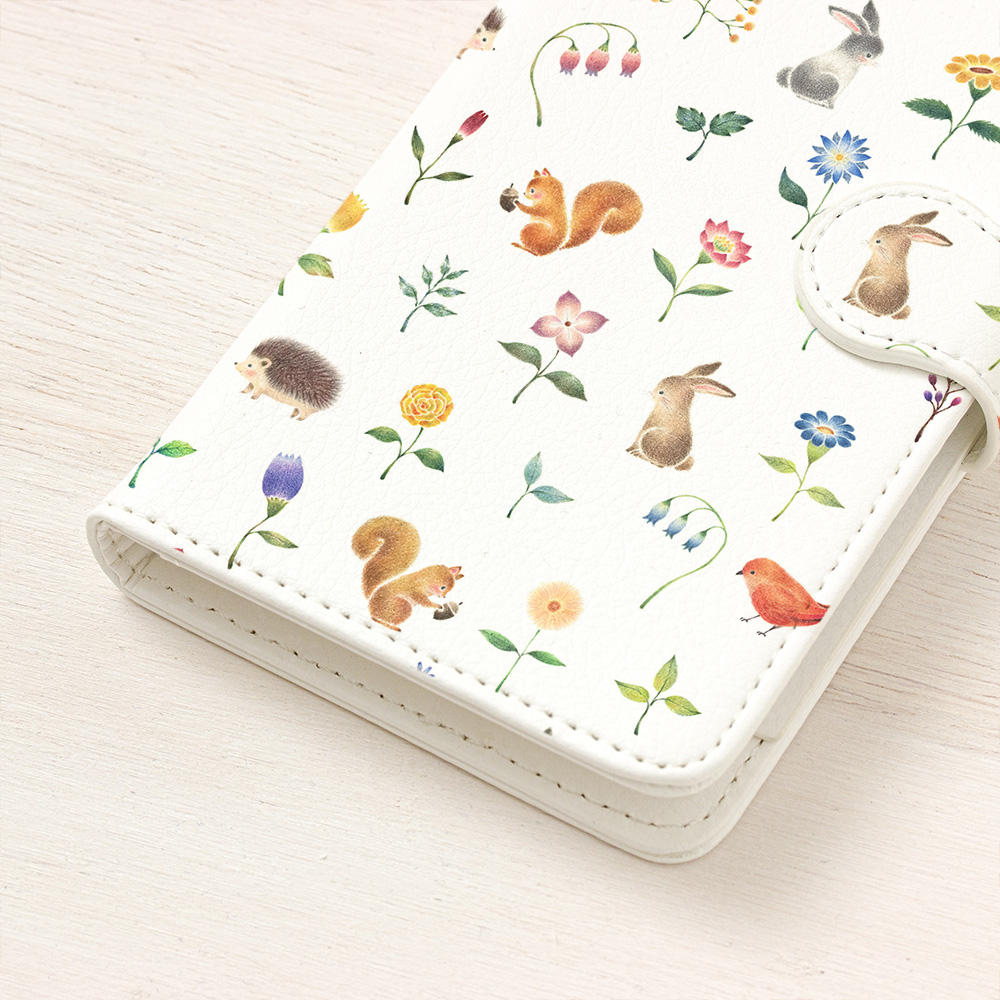 絵本のかけら 手帳型スマホケース 森の奥 花とちいさな動物たち Tsc 193 Iichi ハンドメイド クラフト作品 手仕事品の通販