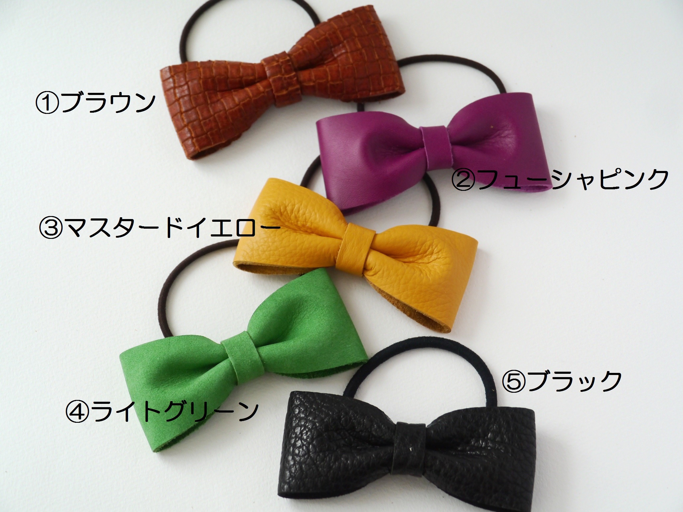 新色登場 上品なレザーのリボンポニー ヘアゴム ブラウン フューシャピンク マスタードイエロー ライトグリーン ブラック Iichi ハンドメイド クラフト作品 手仕事品の通販 新色登場 上品なレザーのリボンポニー ヘアゴム ブラウン フューシャピンク マスタードイエロー ライトグリーン ブラック Iichi ハンドメイド クラフト作品 手仕事品の通販