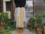 白大島 淡い花柄 着物リメイクロングスカート( ´∀`) 着物リメイクスカート☆白系大島等カラフルパッチで大人ロング85