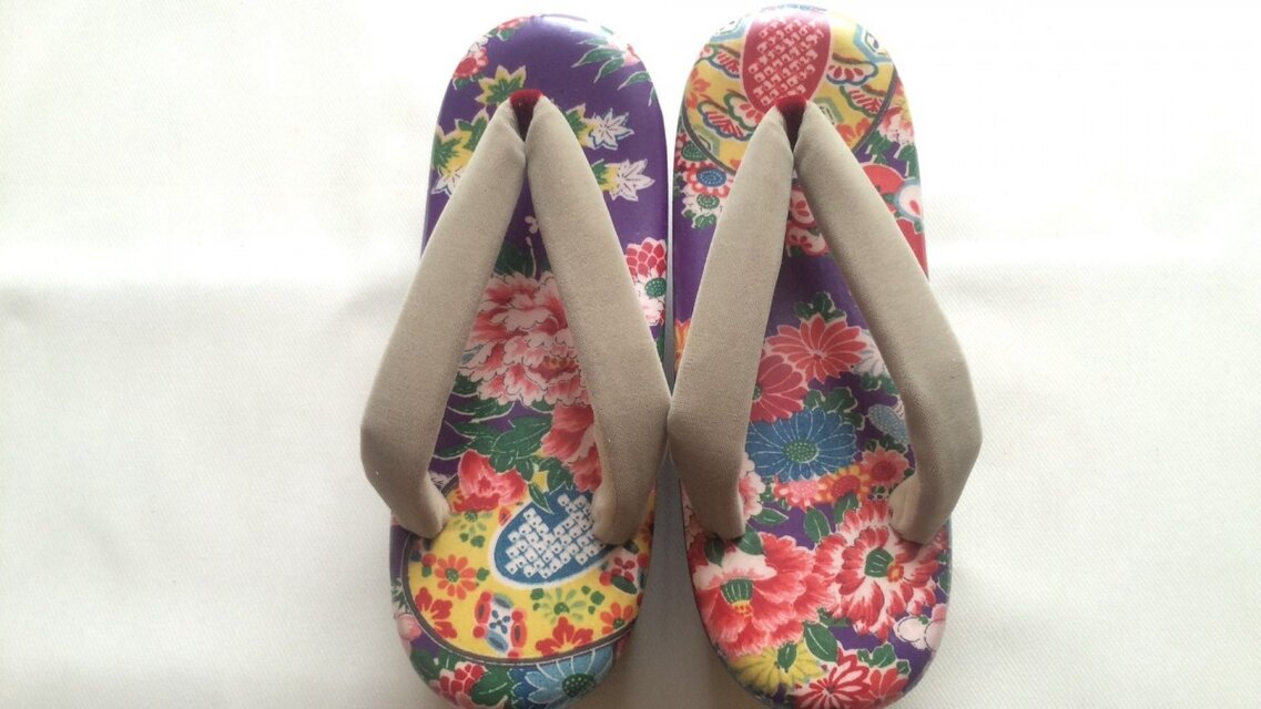 創作草履・Sサイズ　紫地の花柄