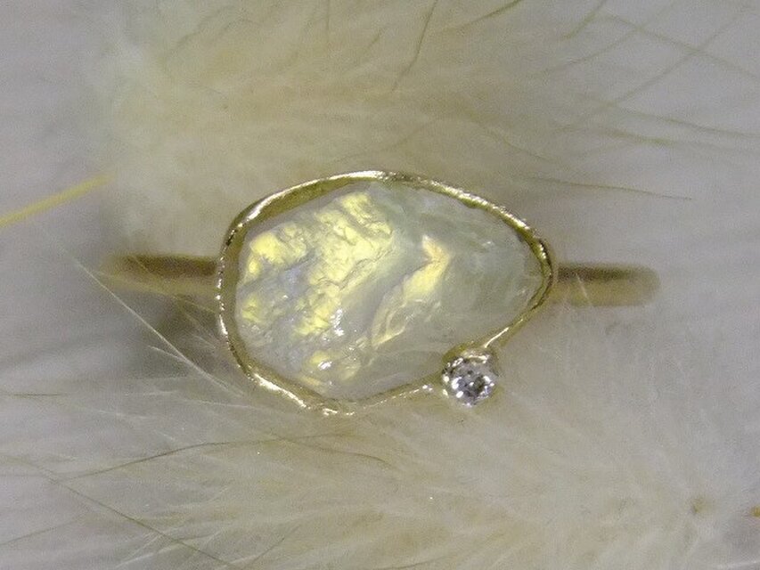 ゴールデンムーン原石＊アンティーク調K18リング