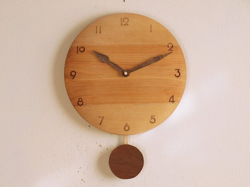 「はるまさまご注文の品」振り子時計　カバ材