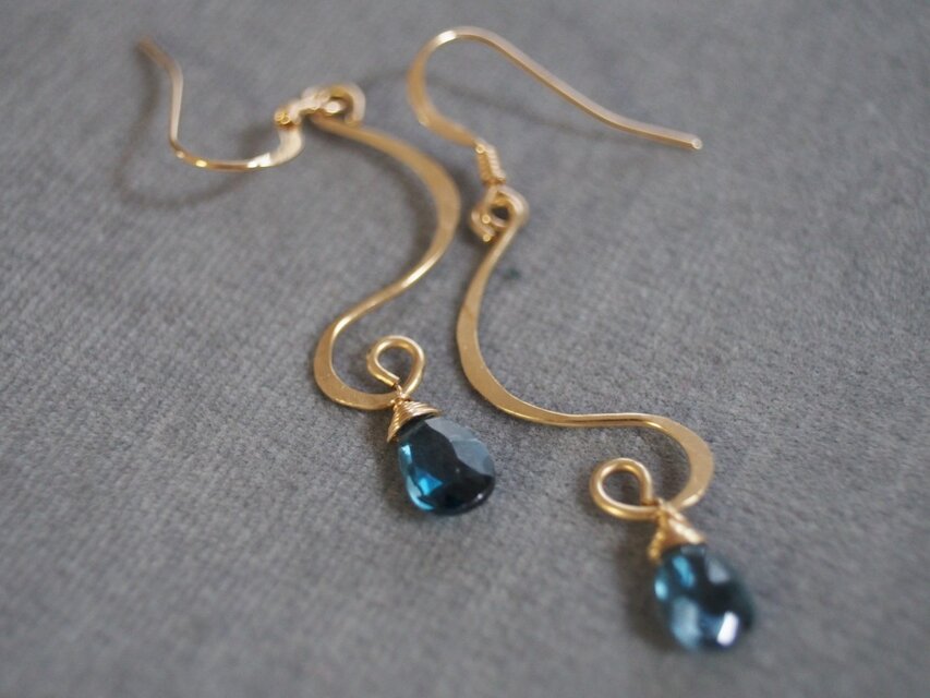 14kgfロンドンブルートパーズエスニックピアス　k14gf