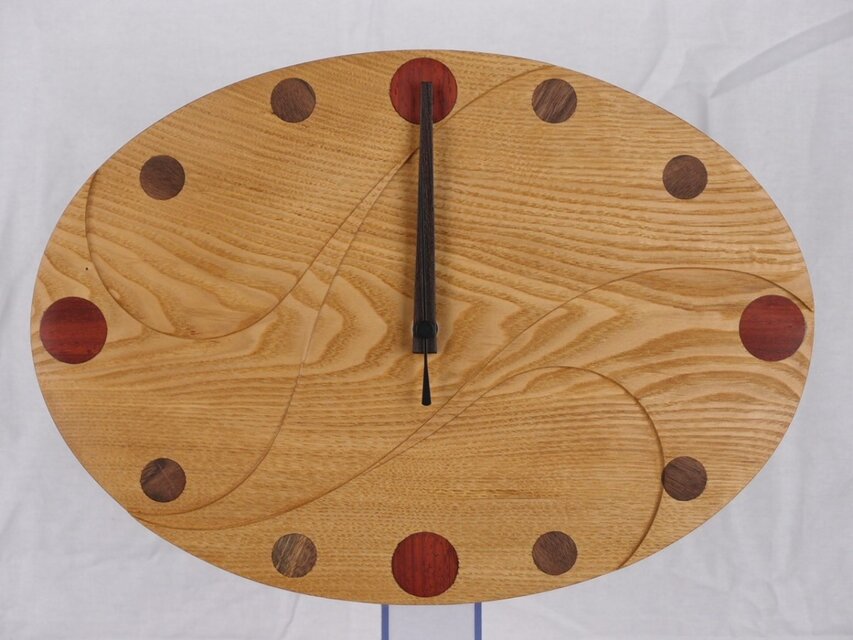 無垢の木の電波掛け時計　くり　００４０