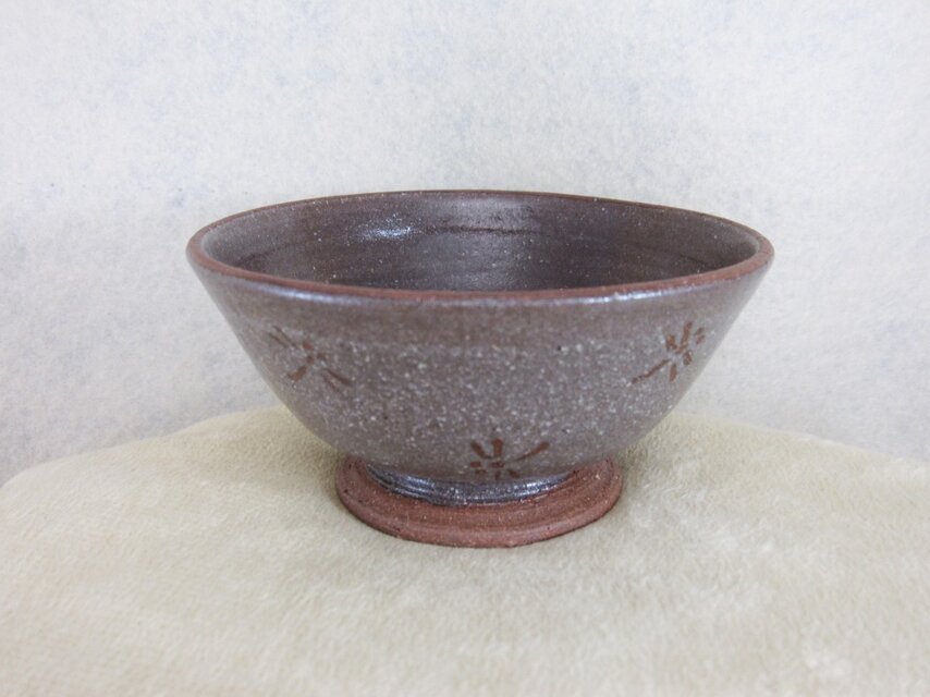 陶器ご飯茶碗（中）赤土・トンボ柄