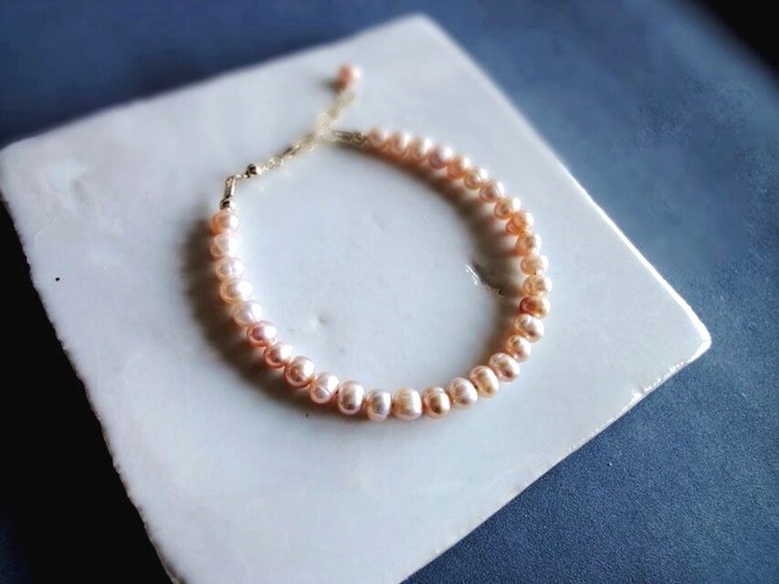 淡水パールのブレスレット ■ 14KGF ピンク ■  アプリコットピンク 縞入りポテト 4～5mm