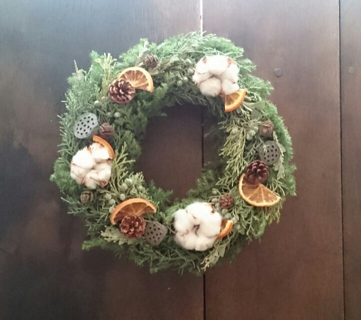フレッシュグリーンとコットン、ドライオレンジのリース