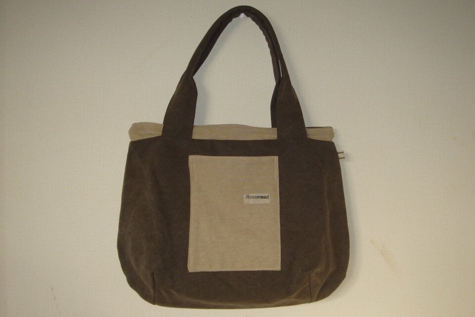 ショルダーファスナー開閉バッグ