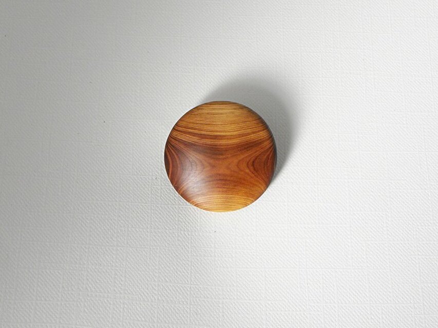 ブローチ -スギ○-