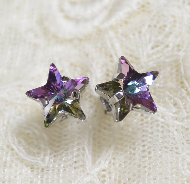 おおつぶスワロの星ピアス（ヴィトレイルライト）