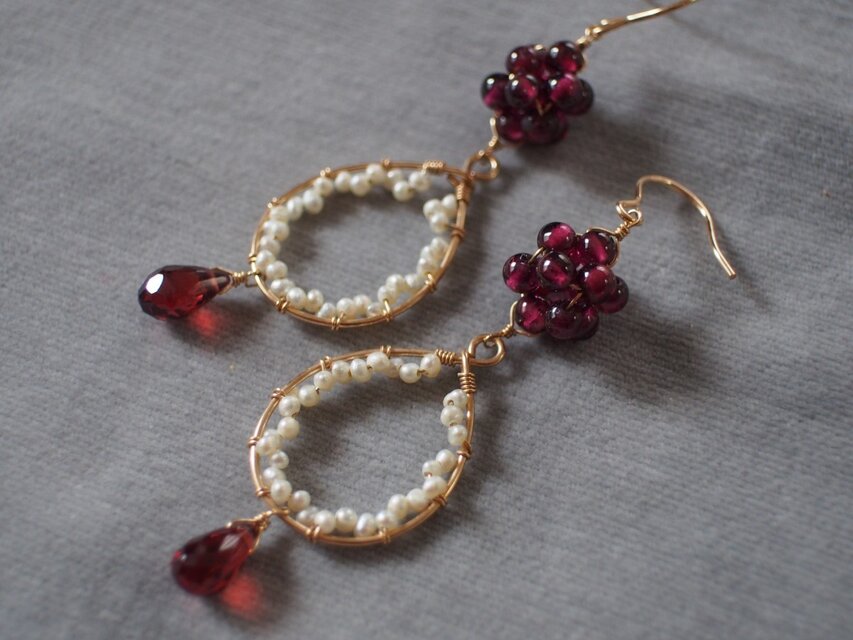 14kgfガーネット＆つぶつぶパールピアス　k14gf