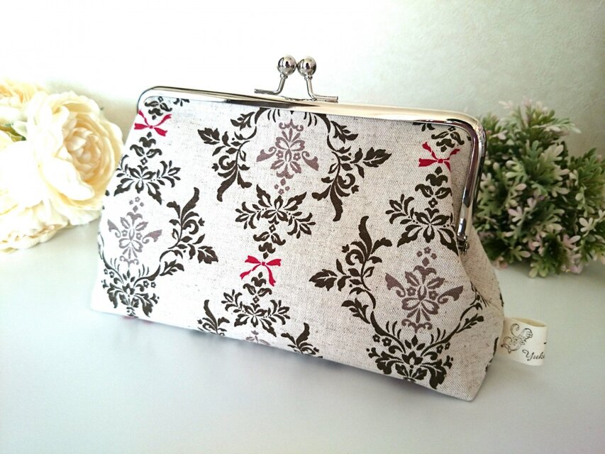 ◆【売り切れ】【再販9】ベージュのダマスク柄がま口ポーチ*アラベスク*ヨーロピアン*旅行やプレゼントにも◆