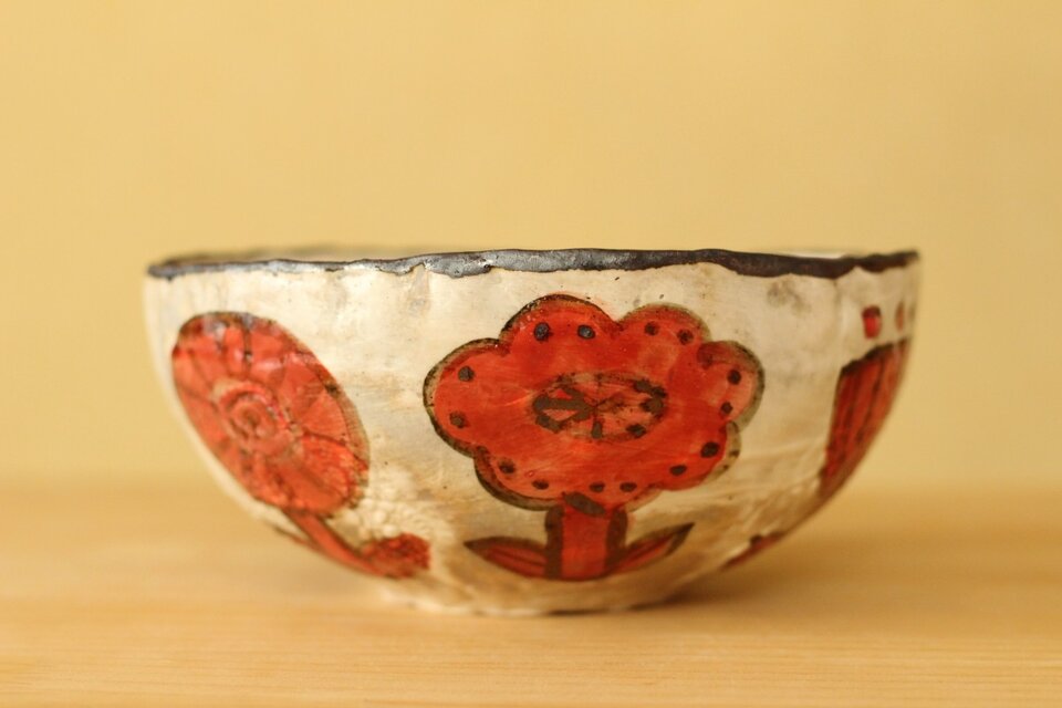 赤いお花のサラダボウル。