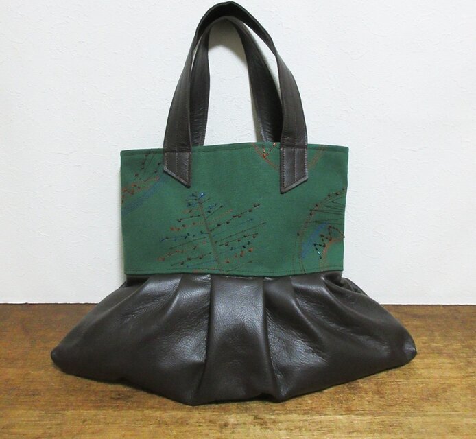 K様オーダー／みどりと茶色の革・バルーン型かばん