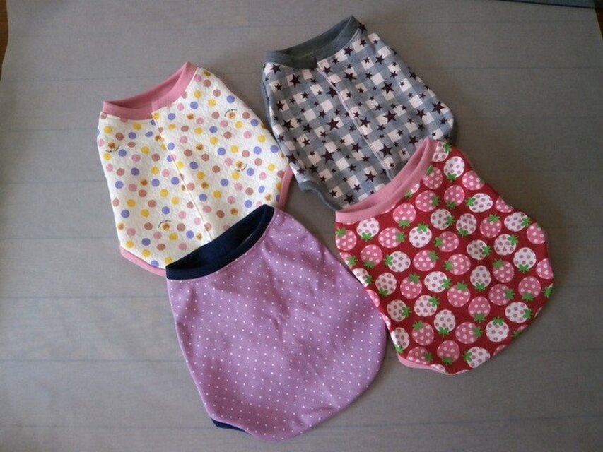 犬服　Ｈ様オーダーメイド品：チワワ用タンクトップ４点セット