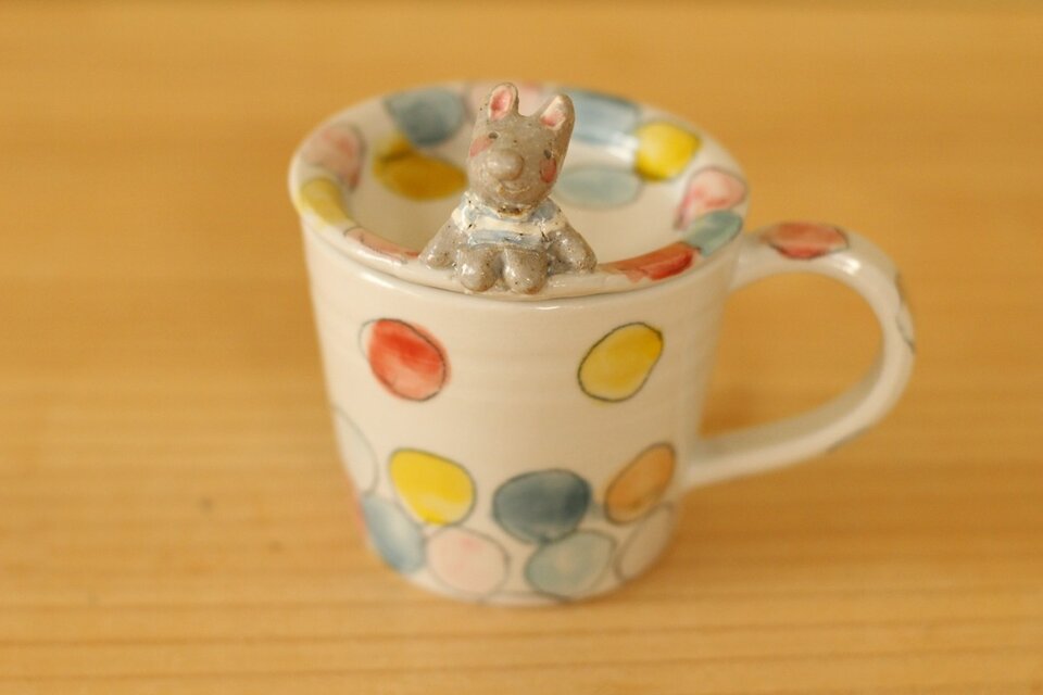 うさぎ付蓋付カップ。