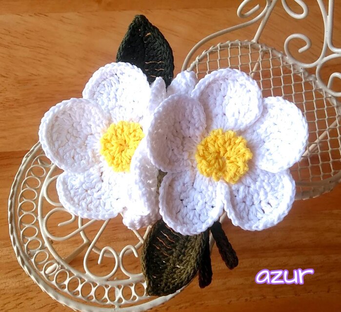 白椿のコサージュ