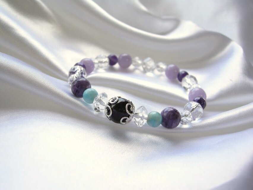 スギライト と ラリマー ＆ チャロアイト 世界３大ヒーリングストーンのブレスレット1 天然石