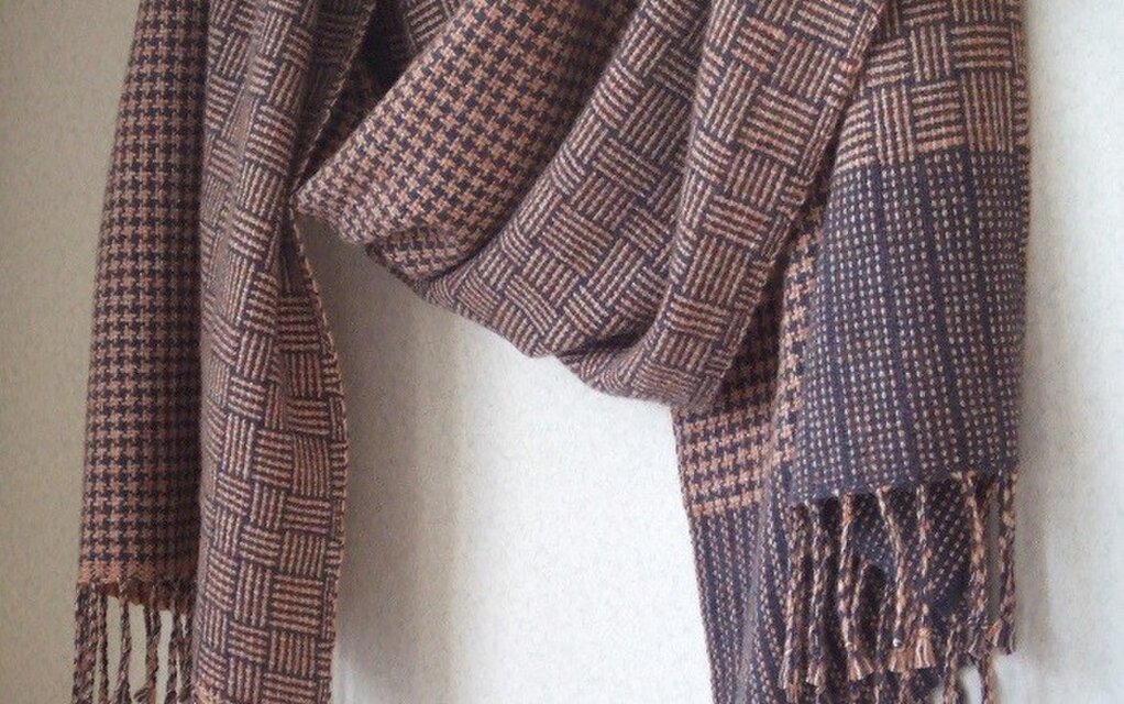 手織りカシミアストール・・バーブシュカ（オレンジ）