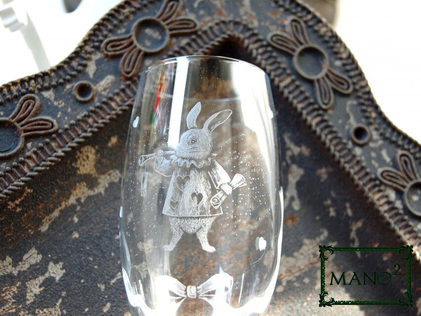 白うさぎのシャンパングラス