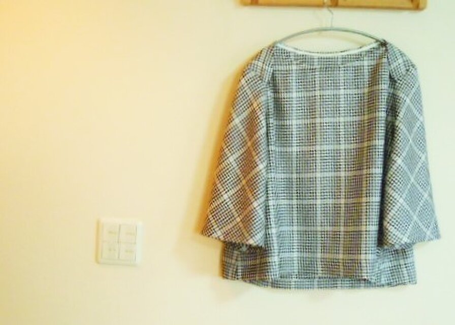 イタリー製ウール　ベルスリーブプルオーバー