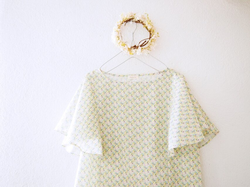 Liberty:Fluttering  二の腕カバーなフリルブラウス