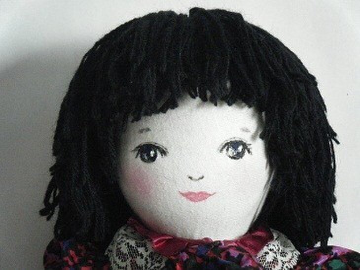 天然素材だけを使ったお人形　おかっぱ頭の女の子