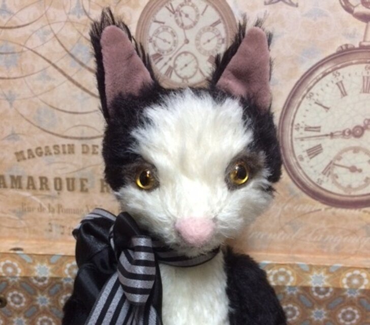 ハチワレ猫さん（白黒） | iichi 日々の暮らしを心地よくする