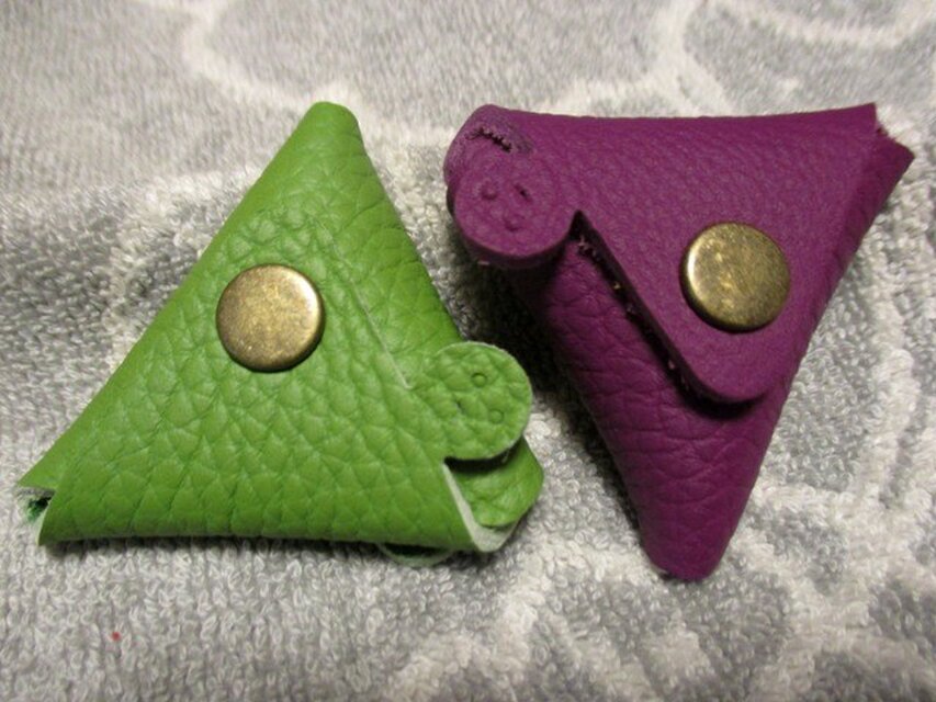 【ミニミニ2個セット】ちょっと突き出たトリヨンの三角コインケース