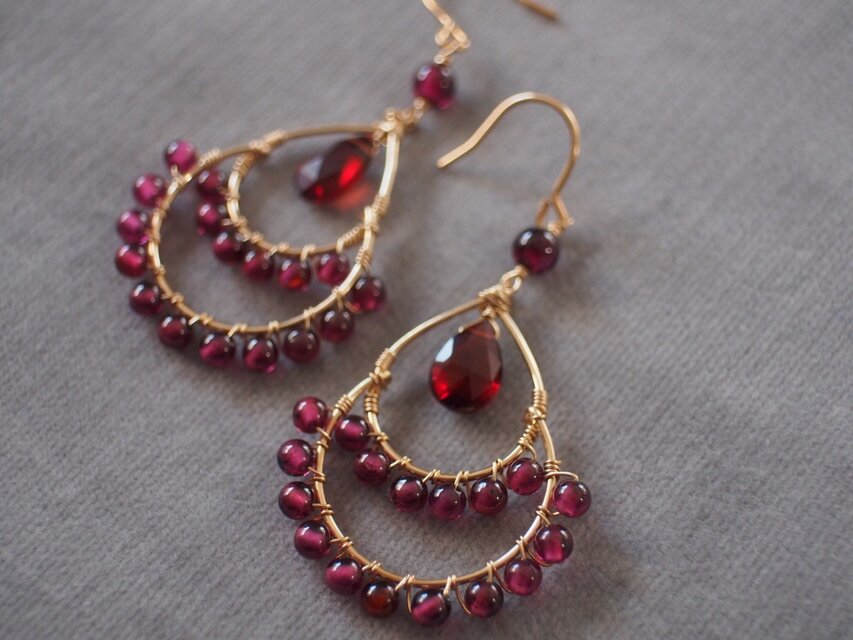 14kgf 深紅ガーネットのオリエンタルピアス　k14gf