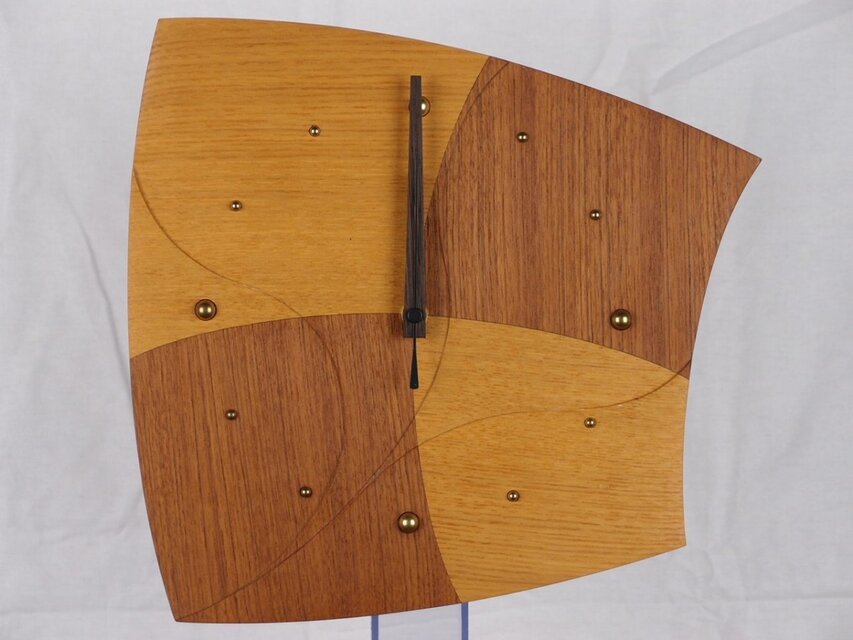 無垢の木の電波掛け時計　クッキー（タモ、チーク）