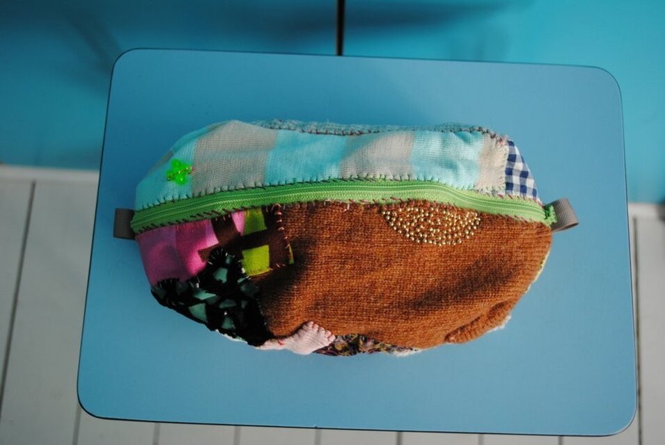 114223606　ポーチ