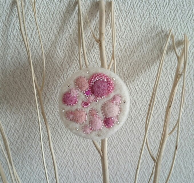 フェルトブローチ(sakura saku)