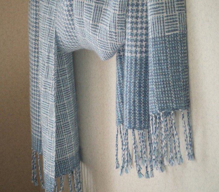 手織りカシミアストール・・バーブシュカ（スカイブルー）