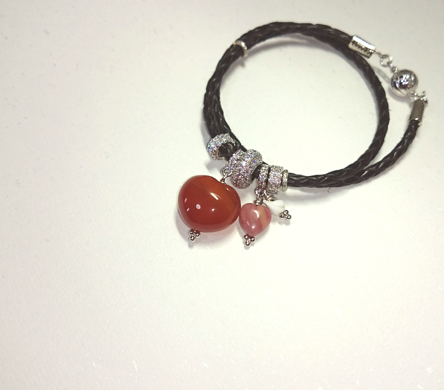 チャームのブレスレット